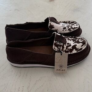 Ariat woman’s cruiser slip on shoes in chocolate chip suede cow print 9 NWT $95